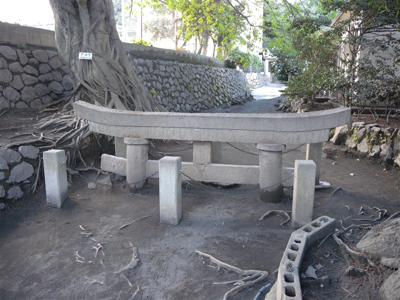 黒神埋没鳥居